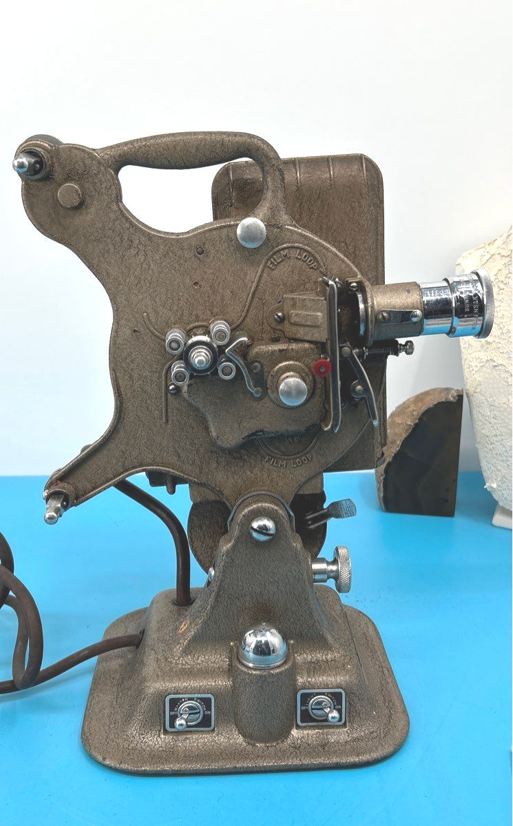 Vintage Keystone 16mm Projector 7amps 115volts model: A-81
