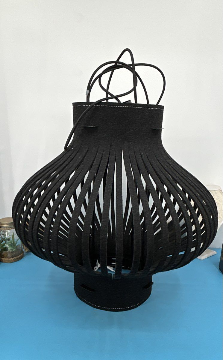 Buzzilight Mono Royal Alhambra Felt Pendant Light Large p0089-0045385 Black
