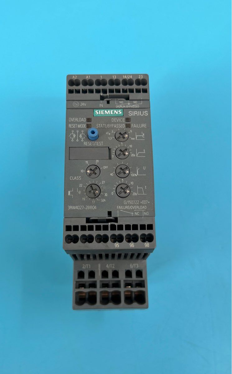 Siemens AC Semiconductor Motor Starter *E07* model: 3RW4027-2BB04