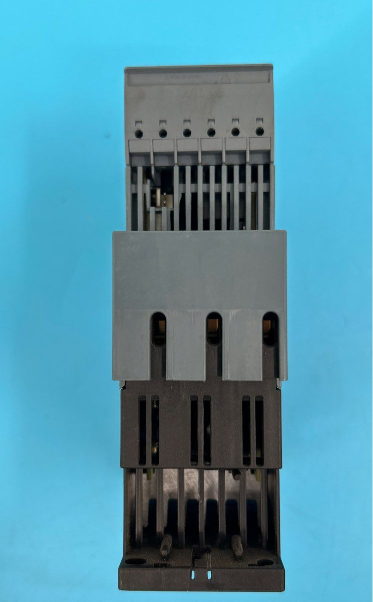 Siemens AC Semiconductor Motor Starter *E07* model: 3RW4027-2BB04