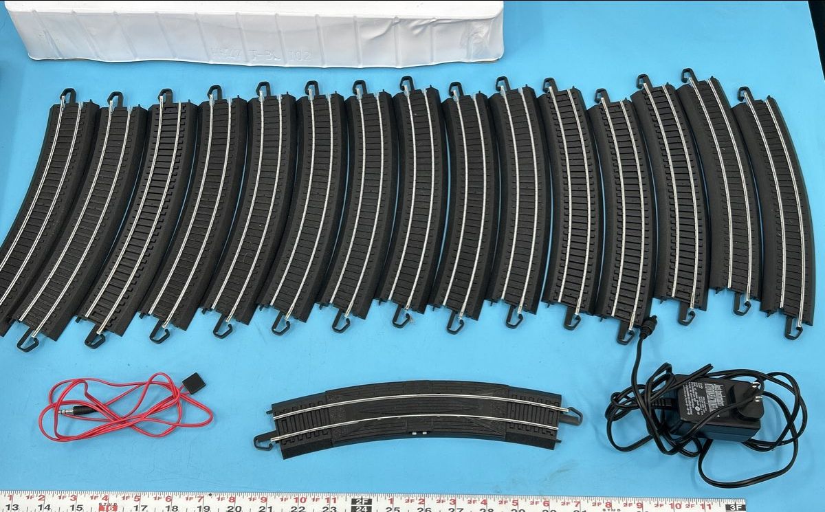 Vintage Bachmann Santa Fe Flyer train set Circle track