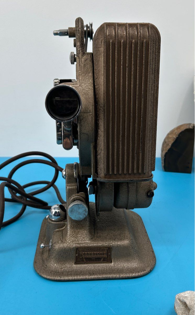 Vintage Keystone 16mm Projector 7amps 115volts model: A-81