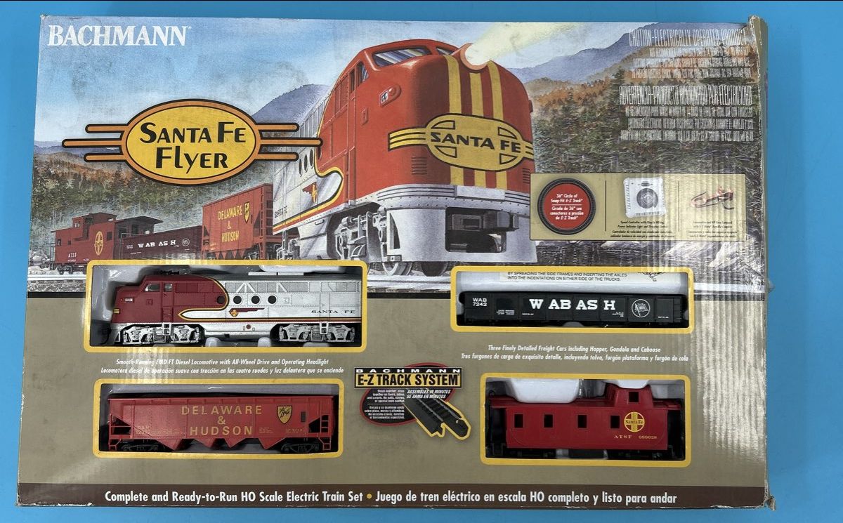 Vintage Bachmann Santa Fe Flyer train set Circle track