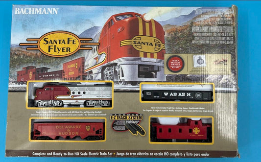 Vintage Bachmann Santa Fe Flyer train set Circle track