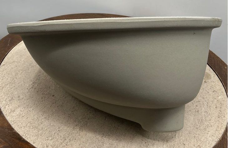 White Ceramic Single Bowl Undermount Sink (18.3”x15.4”x7.7”) with hardware